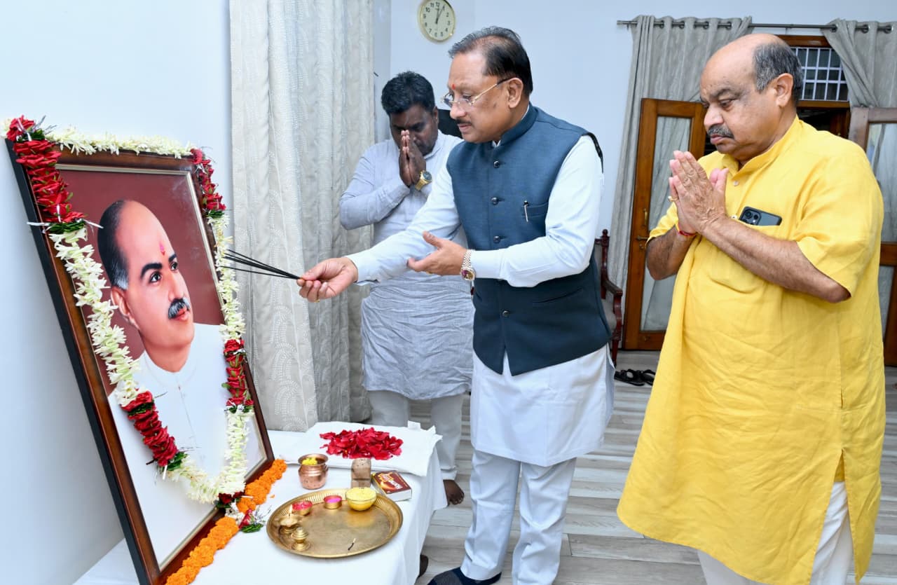 मुख्यमंत्री श्री  साय ने डॉ. श्यामा प्रसाद मुखर्जी की 125वीं जयंती पर उन्हें किया नमन