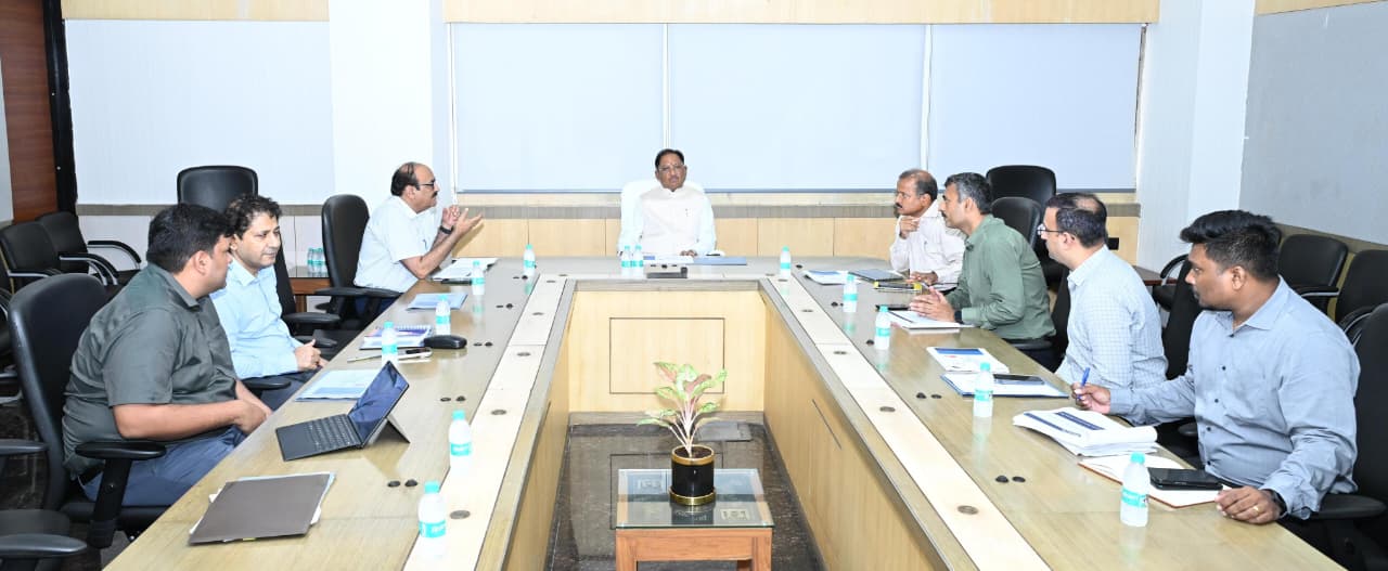 मोबाइल नेटवर्क विस्तार, भारतनेट फेज-3, सेवा सेतु और डिजिटल नवाचार परियोजनाओं की समीक्षा