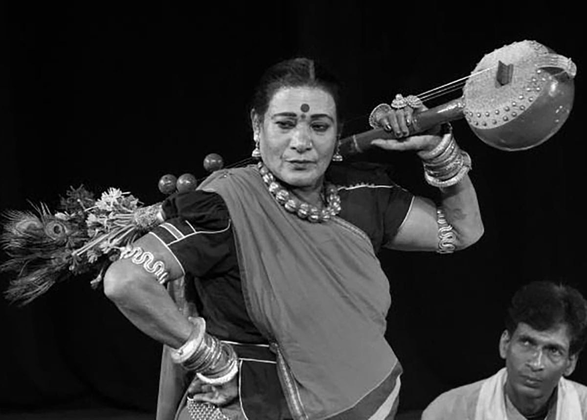 पद्म विभूषण तीजन बाई को पैतृक गांव गनियारी में पूरे राजकीय सम्मान के साथ हुआ अंतिम संस्कार