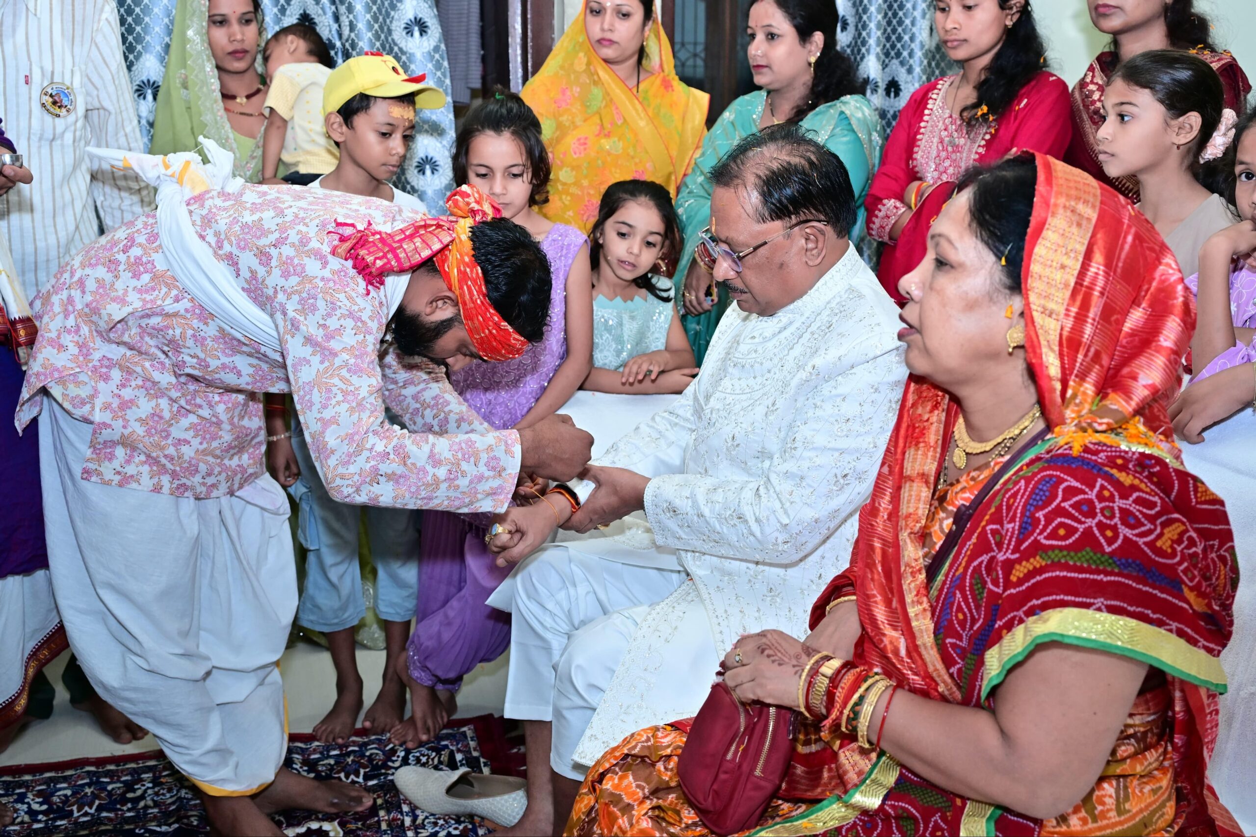 मुख्यमंत्री श्री साय ने दोकड़ा की ऐतिहासिक रथयात्रा में निभाई गजपति महाराजा की परंपरा : भगवान श्री जगन्नाथ का रथ खींचकर प्रदेशवासियों के सुख, समृद्धि और खुशहाली की कामना की