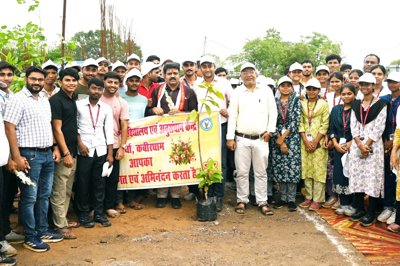 जन्मदिवस पर उप मुख्यमंत्री विजय शर्मा ने किया पौधारोपण, हजारों लोगों के साथ दिया हरियाली का संदेश