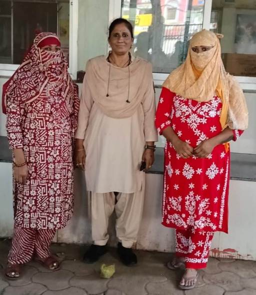 अश्लील फोटो/वीडियो वायरल करने की धमकी देकर ब्लैकमेल कर रकम वसूलने वाली 02 महिला आरोपी गिरफ्तार