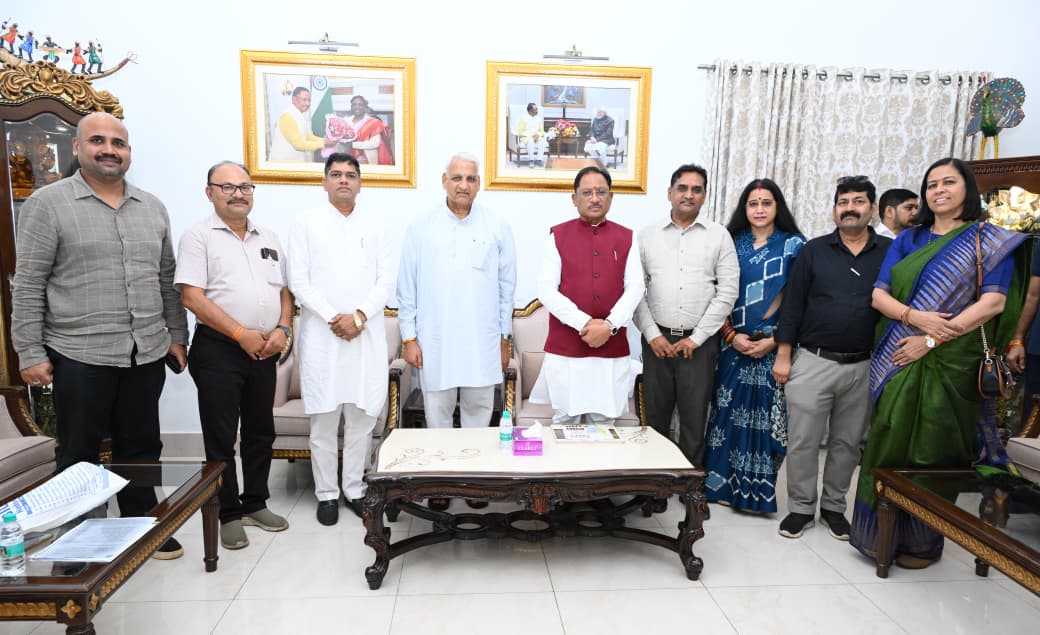 मुख्यमंत्री श्री साय से लघु उद्योग भारती के प्रतिनिधिमंडल ने की सौजन्य मुलाकात : 14वें इंडिया इंडस्ट्रियल फेयर की तैयारियों पर हुई चर्चा