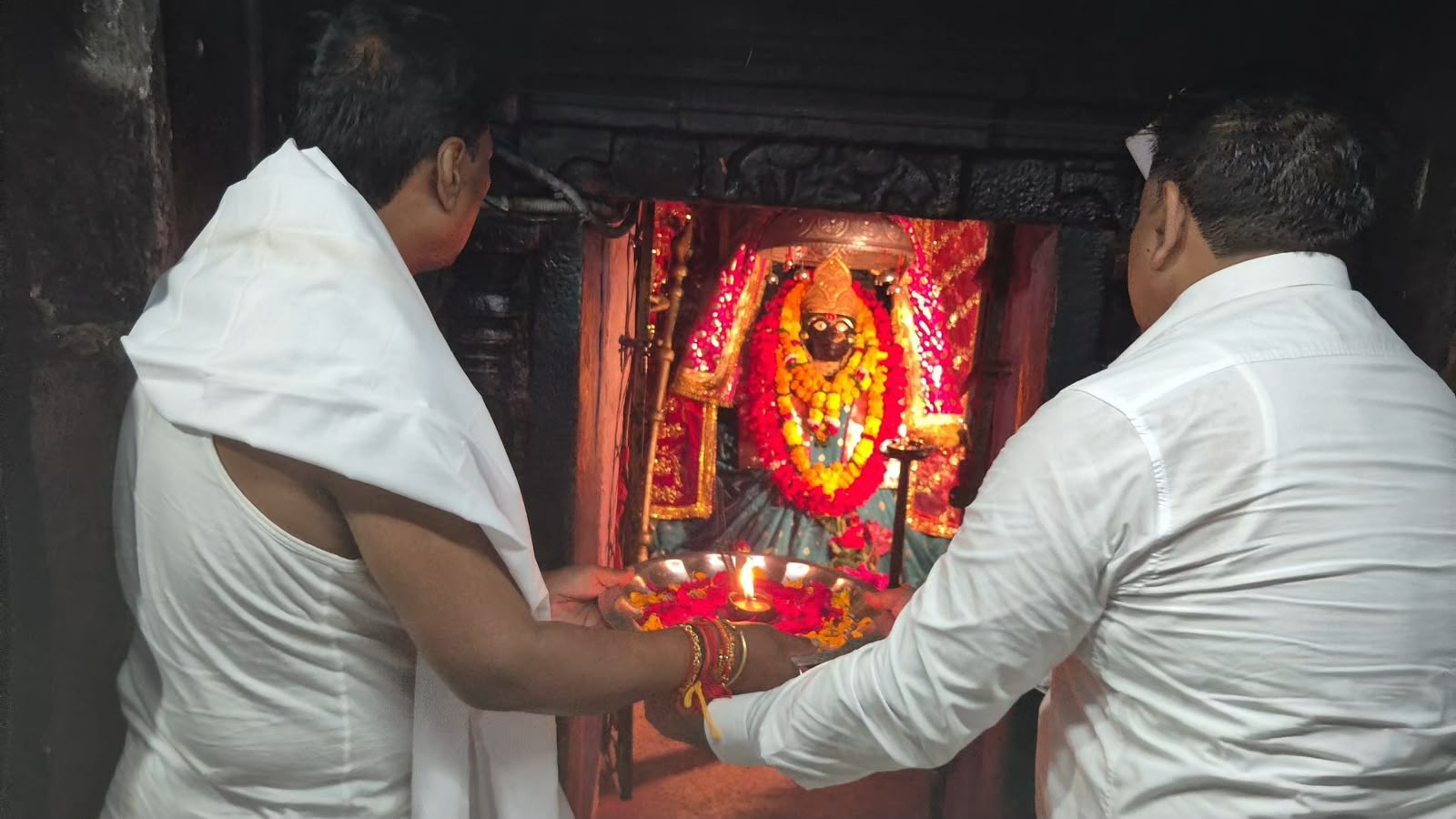 मां दंतेश्वरी का आशीर्वाद लेकर बस्तर तिरंगा यात्रा के द्वितीय दिवस का शुभारंभ