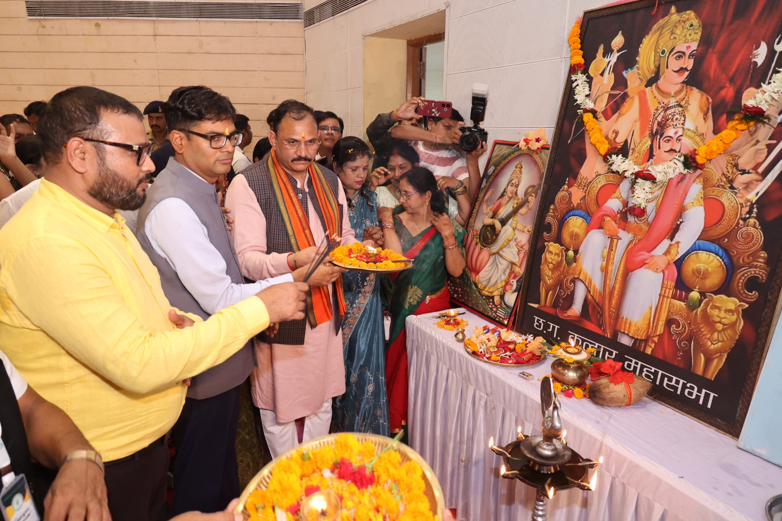 भगवान सहस्रबाहु की प्रतिमा का अनावरण, सामाजिक एकता और नई पीढ़ी के उत्थान का दिया संदेश