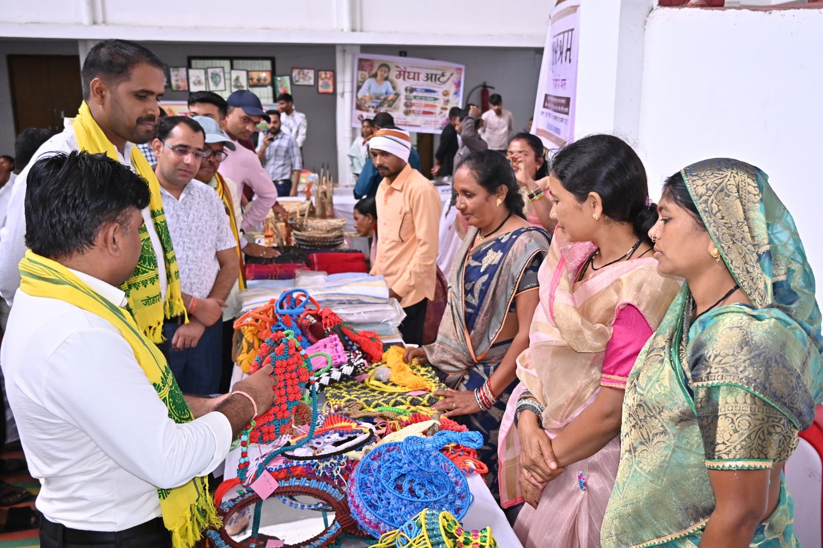 एक दिवसीय ‘जनजातीय कारीगर सूचीबद्धता मेला’ धमतरी में सम्पन्न