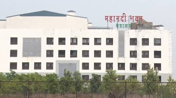 निर्वाचित महिला प्रतिनिधियों के पारिवारिक सदस्यों के प्रतिनिधियों के रूप में नाम-निर्देशन पर रोक,राज्य शासन ने जारी की अधिसूचना