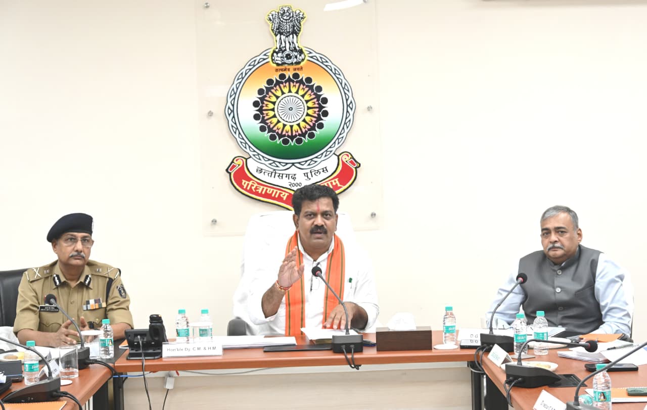 एफआईआर और चार्जशीट के ऑनलाइन प्रेषण, ई-साक्ष्य, नाफिस तथा ई-समन के त्वरित क्रियान्वयन पर विशेष बल
