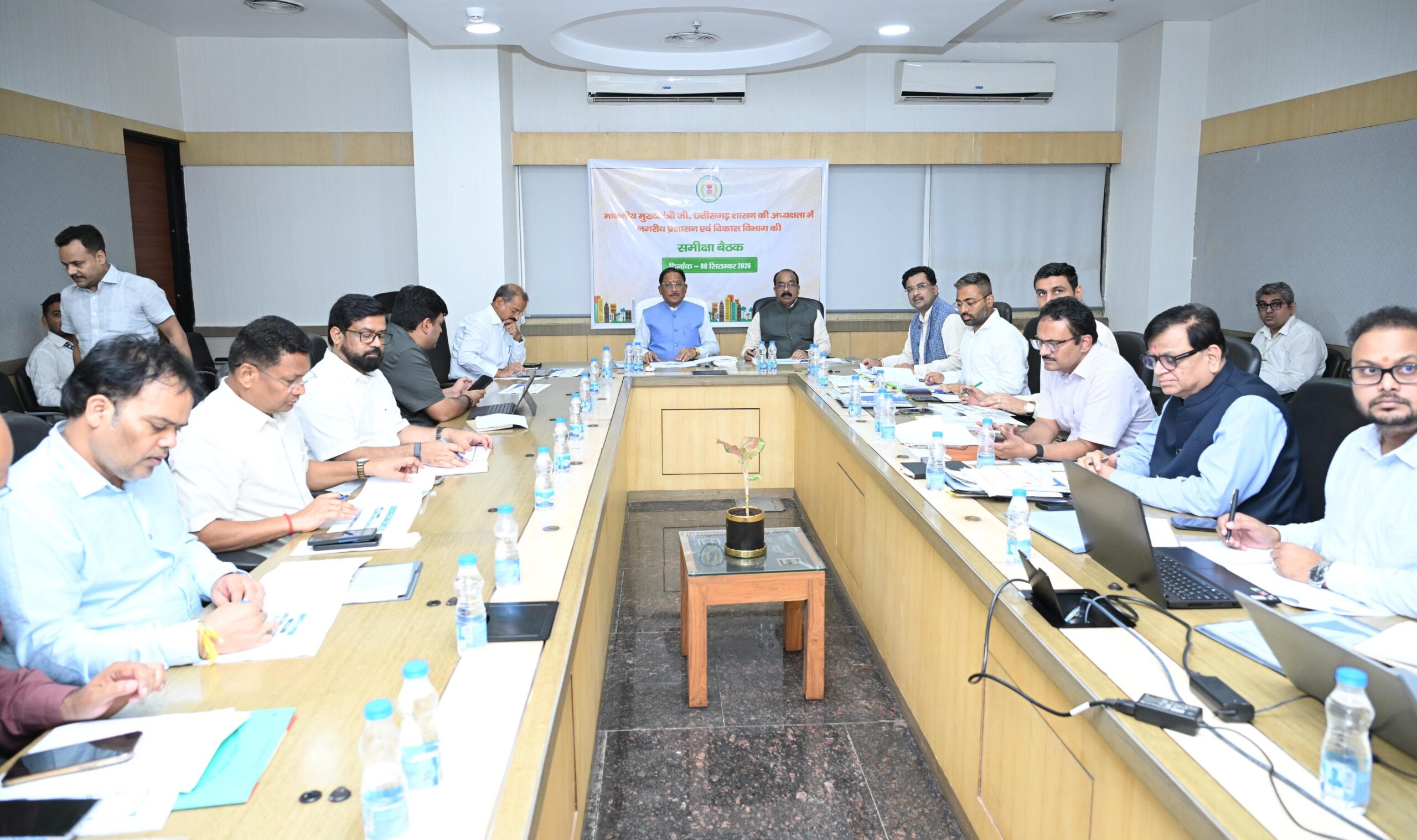 रायपुर, बिलासपुर, दुर्ग और कोरबा में चलेंगी 240 ई-बसें, शहरों में नागरिक सुविधाओं और विकास कार्यों में लाएं तेजी : मुख्यमंत्री श्री साय