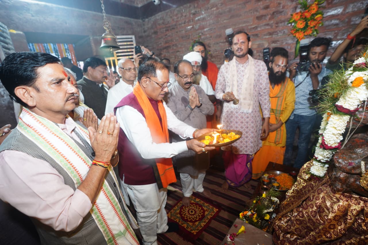 मंदिर संग्रहालय का किया अवलोकन, मदकूद्वीप की समृद्ध ऐतिहासिक एवं आध्यात्मिक विरासत से हुए रूबरू