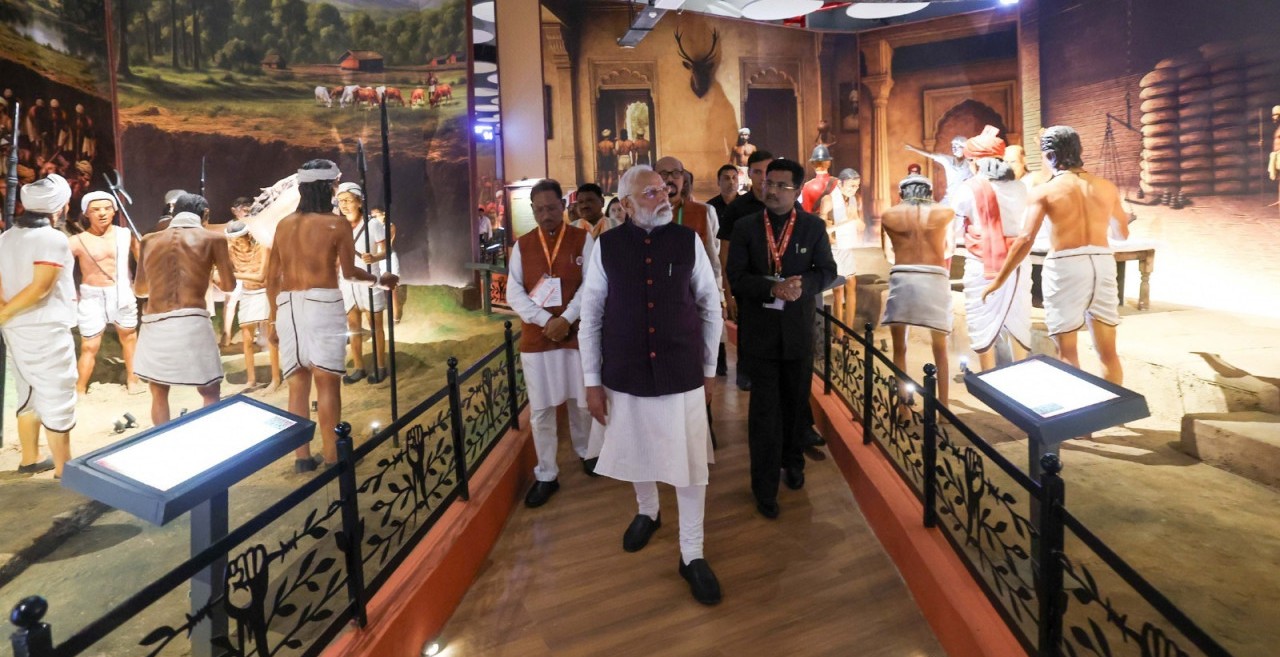 राज्योत्सव पर विशेष आलेख : आधुनिक तकनीक से जीवंत हुईं जनजातीय अमर बलिदानियों की शौर्यगाथाएं