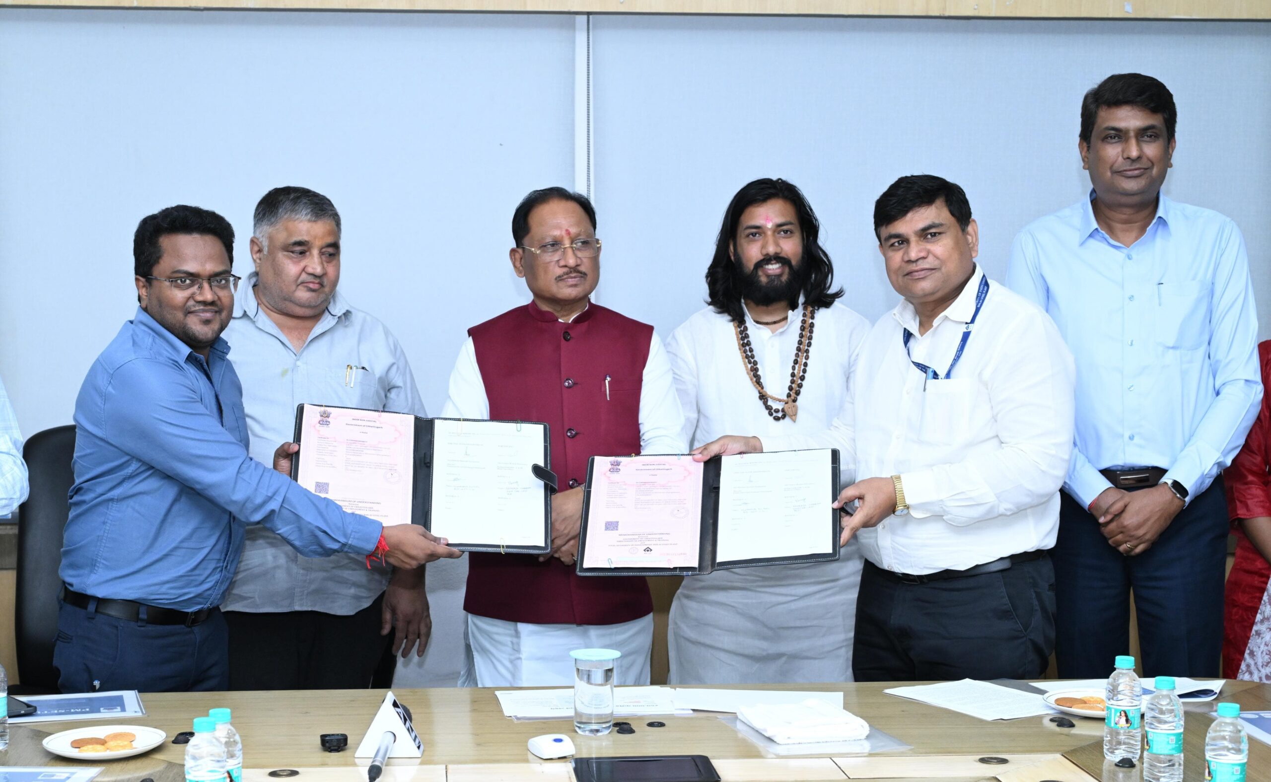 दुर्ग और बस्तर क्लस्टर के लिए भिलाई स्टील प्लांट एवं एनएमडीसी लिमिटेड बने उद्योग भागीदार, मुख्यमंत्री की उपस्थिति में एमओयू संपन्न