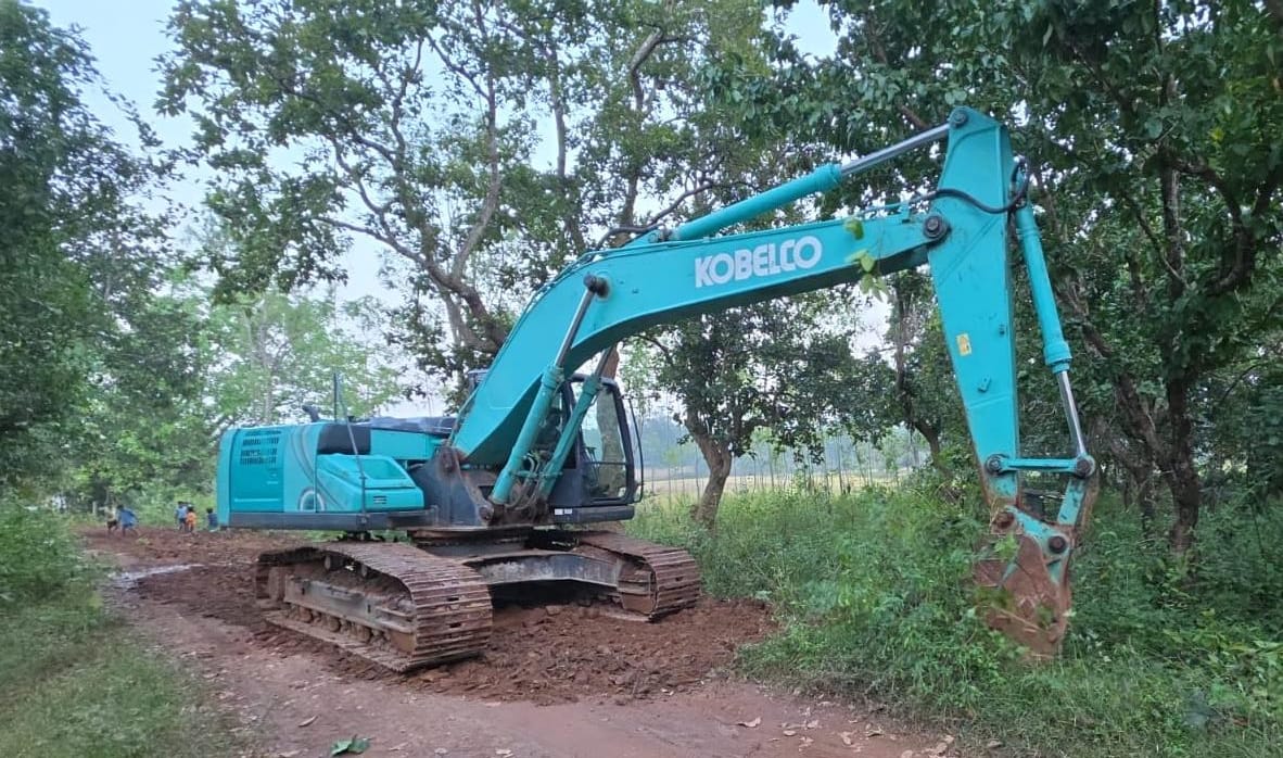 नक्सलवाद के खात्मे के बाद बस्तर में विकास को नई गति, बड़े बोदल सड़क निर्माण कार्य प्रारंभ
