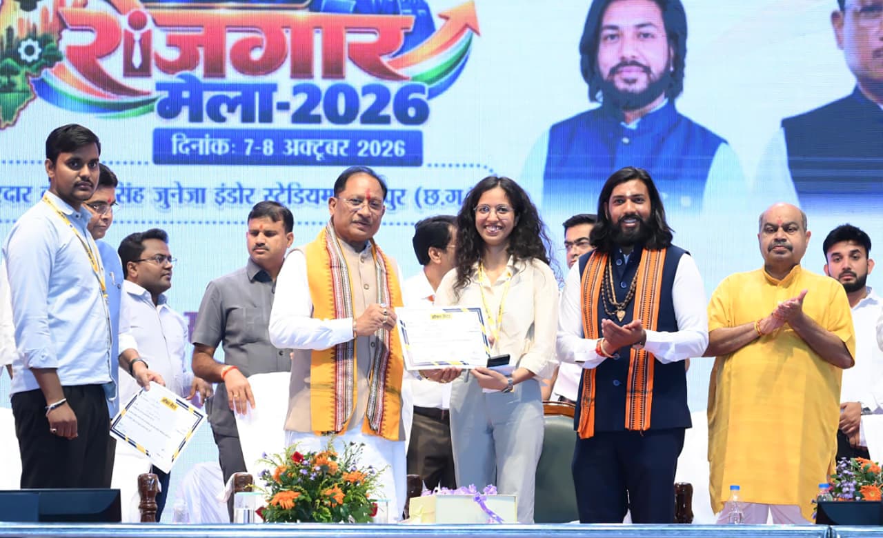5 हजार से अधिक युवाओं का अंतिम चयन, मुख्यमंत्री ने लगभग 1,100 चयनित युवाओं को सौंपे ऑफर लेटर