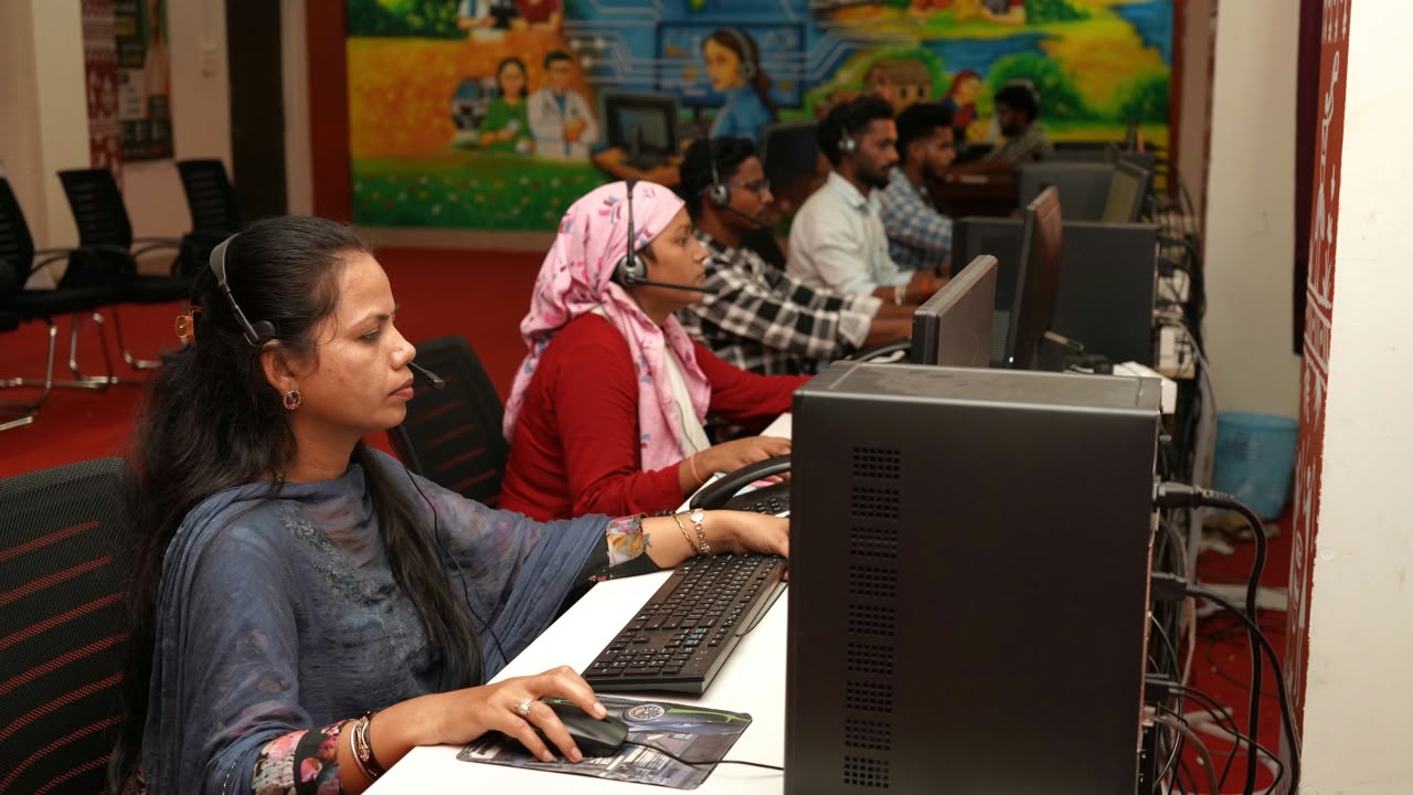 24 घंटे बहुभाषी कॉल सेंटर और मोबाइल सेवा वैन से घर के करीब मिलेंगी नागरिक सुविधाएं